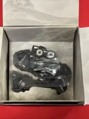 Shimano XT Di2 RD-M8050 Shadow Plus 11 speed Rear Derailleur IRDM8050GS NEW