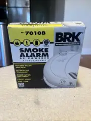 New BRK 7010B 120V AC Powered Hardwired Smoke Alarm / Detector Free Shipping