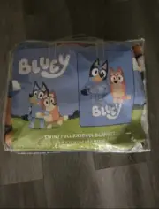 NEW Ludo Studios Bluey And Bingo 55x75” Full Plush Raschel Throw Blanket