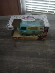 JADA SCOOBY-DOO 1:32 SCALE MYSTERY MACHINE DIECAST