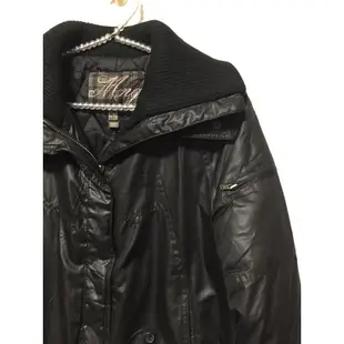 MNG黑色舖棉外套/夾克