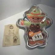 Wilton Cake Pan Scarecrow with Directions Booklet Wizard Of Oz Party
