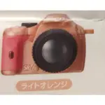 D-22 櫃 ： TAKARA 淺橙色 PENTAX K-X 賓得士 CAMERA 相機名鑑 微型吊飾 轉蛋 天富