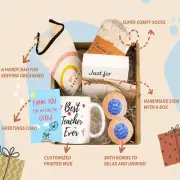Teacher Gift Box Thank You Bag For Teachers Day Gift Basket With Socks Mug Cards