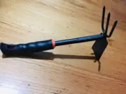 3 Prong Garden Small Pick hoe with Metal Handle-Brand New