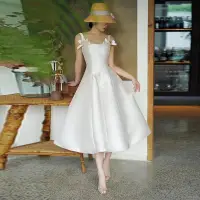 在飛比找蝦皮商城精選優惠-法式赫本風輕婚紗高級緞面名媛宴會白色洋裝輕奢吊帶復古禮服女洋