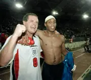 Paul Ince Paul Gascoigne of England celebrate qualification for th- Old Photo 1