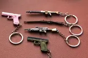 TOY MINI gun M60 MG42 M4A1 HK416 M249 AK47 XM1014 SVD L96 BattleField KEYCHAIN