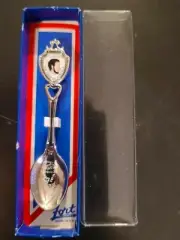 NEW IN BOX Illinois The Land of Lincoln State Souvenir ETCHED ENAMELED Spoon