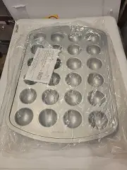 NEW Pampered Chef Cake Pop & DONUT HOLE PAN #100373 Doughnuts Teal Blue