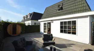 Luxuriously furnished house with sauna and jacuzzi at 2 km from the Efteling