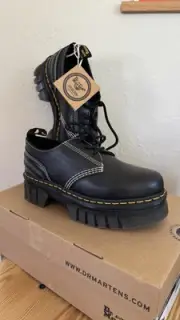 Size 7 Black Leather Dr. Martens Audrick 31 Quilted Platform Shoes