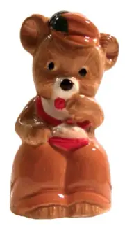 +++Bear l*849 -89.489 Ceramic Glazed YUM-YUM Bear WITH GIFT Pie Vents