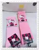 ♥小花花日本精品♥Hello Kitty 童襪棉襪襪子中筒襪深粉色淡粉色站姿抱蘋果蝴蝶結刺繡字體台灣製隨機出貨