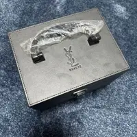 在飛比找蝦皮購物優惠-近全新 YSL 聖羅蘭 化妝包 贈品 mercari 日本直