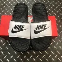 在飛比找蝦皮購物優惠-白黑 NIKE BENASSI  JDI