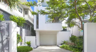 43 DOUGLAS - designer home, the best location in Sunshine Beach.