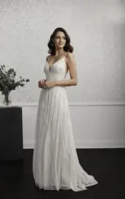 Adrianna Papell Wedding Dress Size 5/6 Petite NEVER WORN