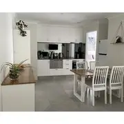 Modern Private Fully Self Contained 1 Bedroom Unit With Dining & Lounge Room.