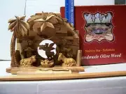 HANDMADE IN BETHLEHEM OLIVE WOOD NATIVITY SET & MUSIC BOX (SILENT NIGHT) NEW/COA