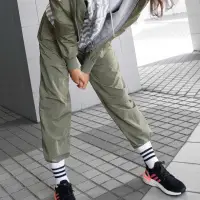 在飛比找蝦皮購物優惠-Adidas 愛迪達 運動長褲 輕薄 墨綠 耐磨 寬鬆 套裝