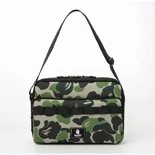 A BATHING APE® 2021 AUTUMN/WINTER COLLECTION/A BATHING APE® 2021秋冬號/「迷彩肩背包」附錄 eslite誠品