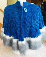 Lucci Yarns Hand Knit Capelet Nancy Boccuzzi Designs Iceland Wool Faux Fur Trim