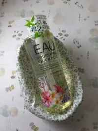 在飛比找Yahoo!奇摩拍賣優惠-【EAU 耀】香緹彈潤洗髮露-乾性髮適用 500ml(效期: