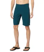 Man's Shorts Oakley Baseline 2.0 21" Hybrid Shorts