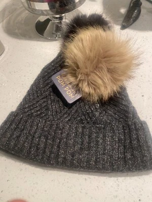 NWT Rachel Roy Interchangeable Pom Pom Beanie Hat Grey Super Cute