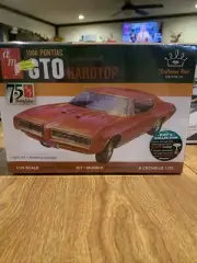 SKILL 2 MODEL KIT 1968 PONTIAC GTO HARDTOP 1/25 SCALE MODEL BY AMT AMT1411 M