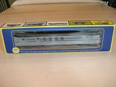 AHM NYC 1930 72' RPO Passenger Car HO Scale NIB