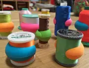 Lot of 48 Embroidery/Sewing Machine Thread Spools Huggers/Peels Mess Free Thread