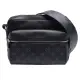 【Louis Vuitton 路易威登】M30233經典Outdoor系列Taiga牛皮與Eclipse塗層帆布拉鍊斜/肩背信差包(黑)