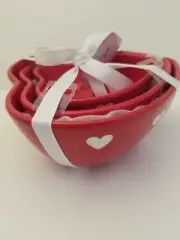 TERRAMOTO Ceramic Set 3 Nested BOWLS Heart Shaped RED 7-6-5" VALENTINES Kitchen