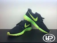 在飛比找Yahoo!奇摩拍賣優惠-PALACE 美牌專賣 NIKE ROSHERUN NM 黑