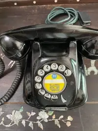 在飛比找Yahoo!奇摩拍賣優惠-阿公的舊情人 早期 電信局 老電話 電木 非手搖 黑色