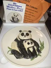 Goebel 1977 Third Edition Mothers Series Panda Bears Collectible Plate #21 Mint