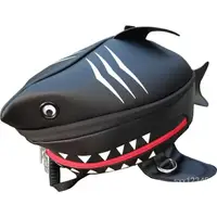 在飛比找樂天市場購物網優惠-【限時折扣】動物款鯊魚包背包摩托車包磁鐵油箱包頭盔包防水後座
