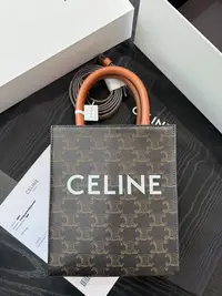 在飛比找Yahoo!奇摩拍賣優惠-帶盒子發票全新CELINE賽琳女士托特迷你號女包 Cabas