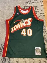 Mitchell & Ness 1995-96 Seattle Supersonics Shawn Kemp Authentic Jersey Size L