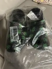 Crocs Size 9 Men’s, Black And Green Cannabis Pattern, New With Tag In Bag.