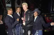 Billyl Idol with TLC backstage at MTV20: Live and Almost Legal - B- Old Photo 2