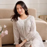 在飛比找Yahoo奇摩購物中心優惠-華歌爾睡衣-性感系列 M-L純棉浪漫全開襟洋裝(純淨白) N