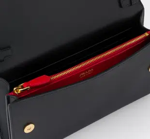 PRADA 斜背長夾 Saffiano and leather wallet with shoulder strap