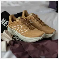 在飛比找蝦皮商城優惠-NEW BALANCE 慢跑鞋 NB1080 卡其金色 D楦