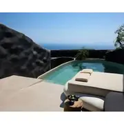 One of One Hotel