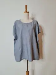 ELK Clothing Hersom Charcoal Melange French linen shell top back keyhole opening