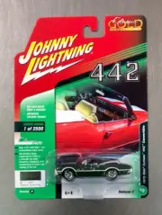 JOHNNY LIGHTNING 1972 OLDS CUTLASS 442 CONVERTIBLE CLASSIC GOLD GREEN FREE SHIP