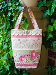 Quilting Sewing Bag Pattern Ric Rac and Blooms Rivendale Collection